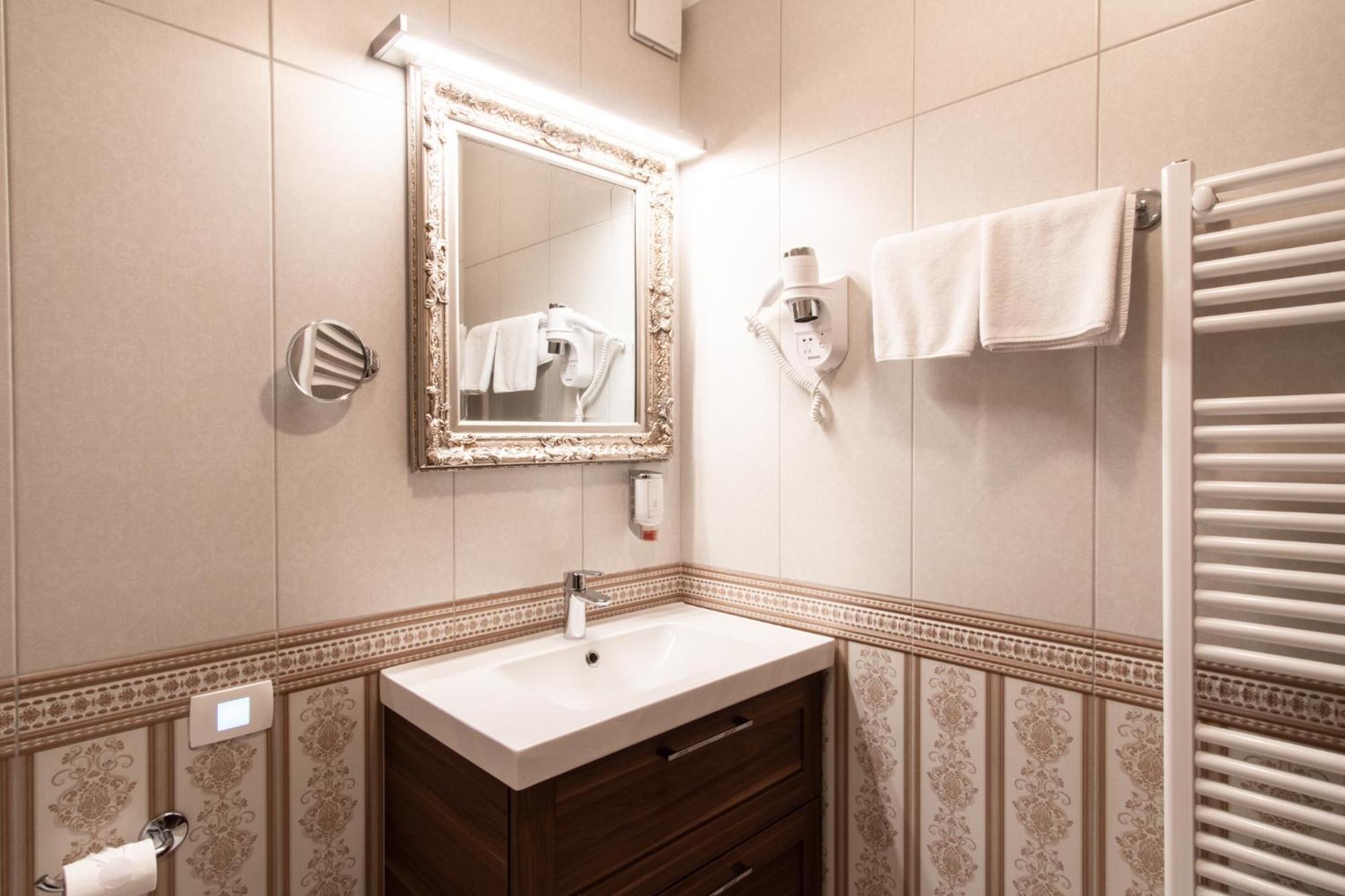 Boutique Hotel Grahor Sezana Phòng bức ảnh