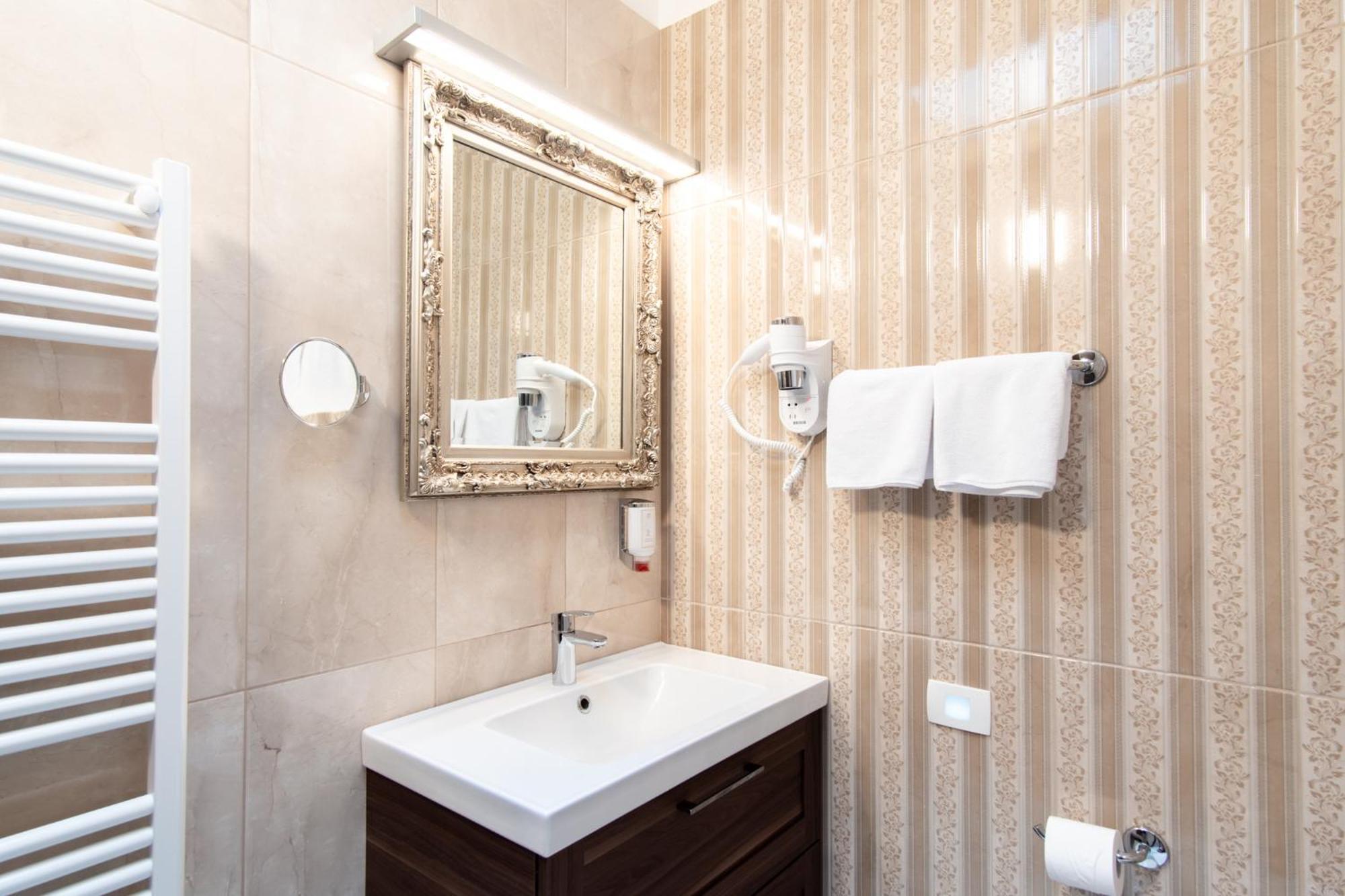 Boutique Hotel Grahor Sezana Phòng bức ảnh